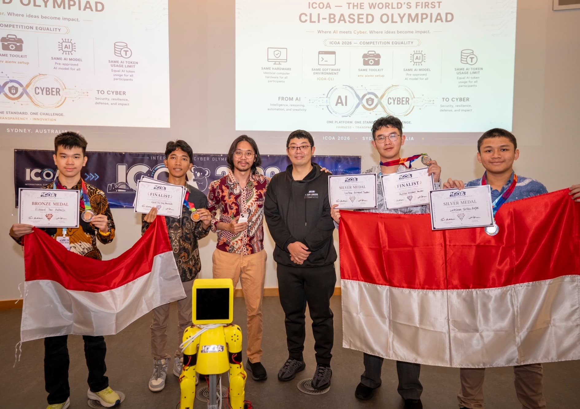 Murid binaan Nuturi memegang medali dan sertifikat di ICOA 2026, Sydney